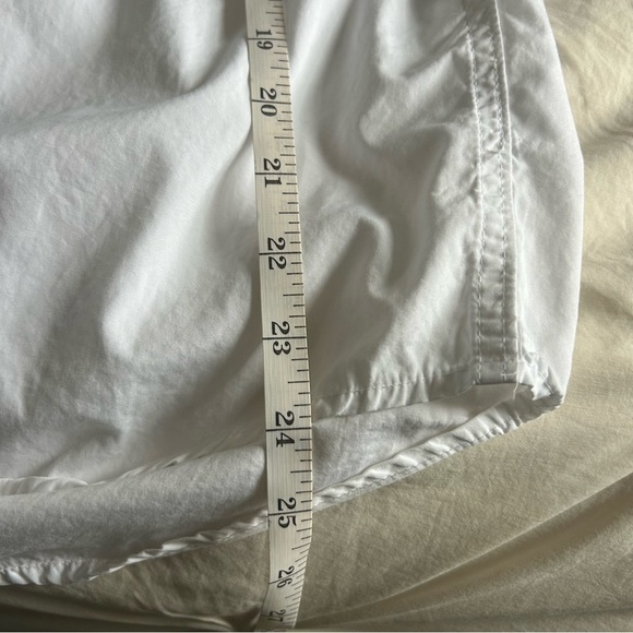 TNA by Aritzia Formal White Short Sleeve Button-Up Shirt - Picture 3 of 7